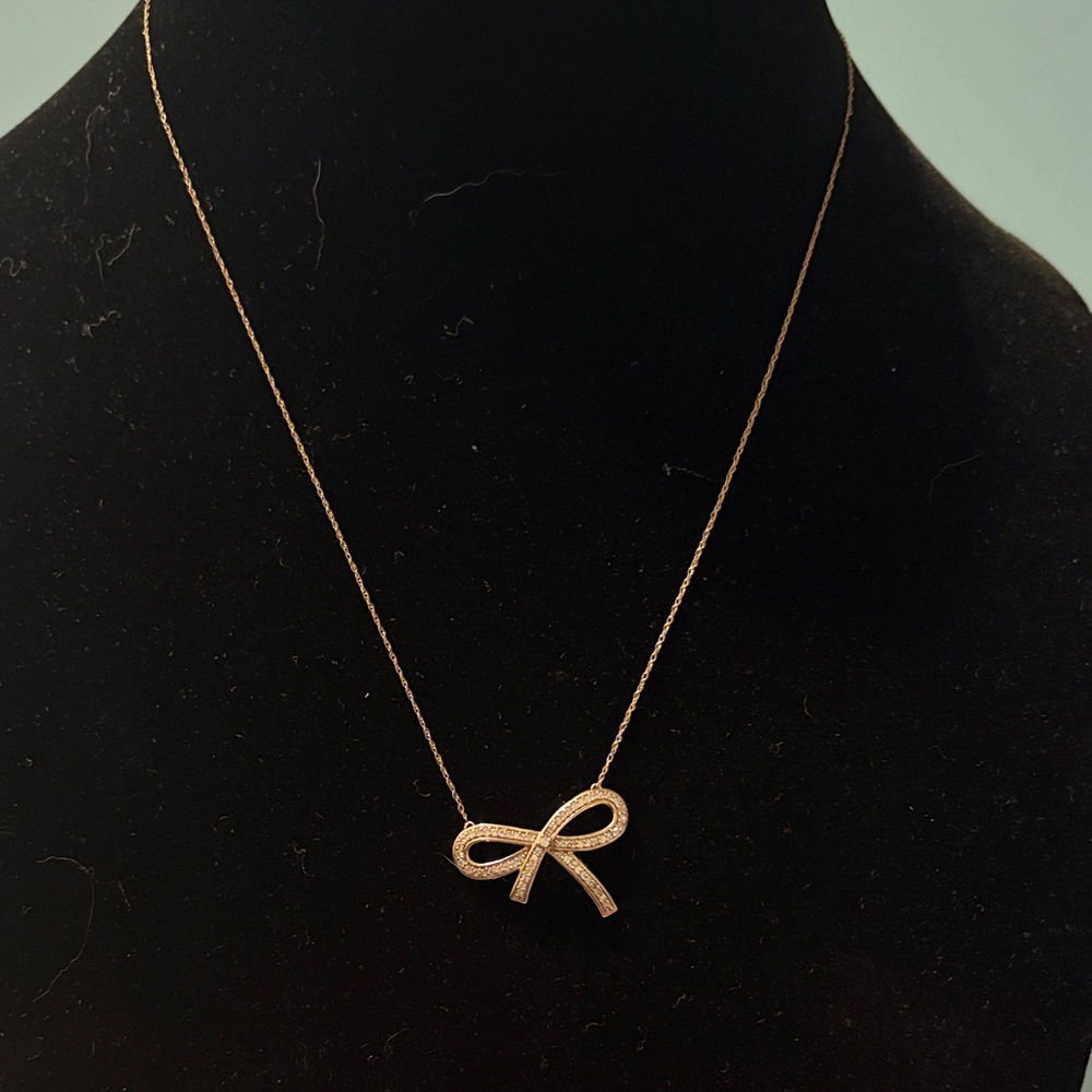 Elegant Bow Pendant Necklace